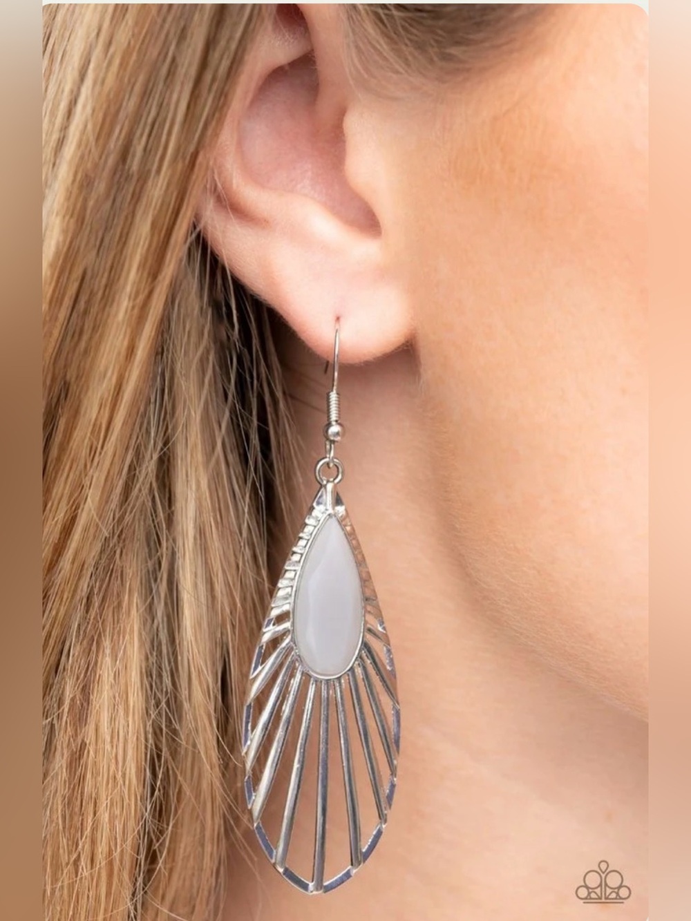 Paparazzi Earring ~ WING-A-Ding-Ding - Silver